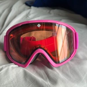 Ski/snowboard goggles